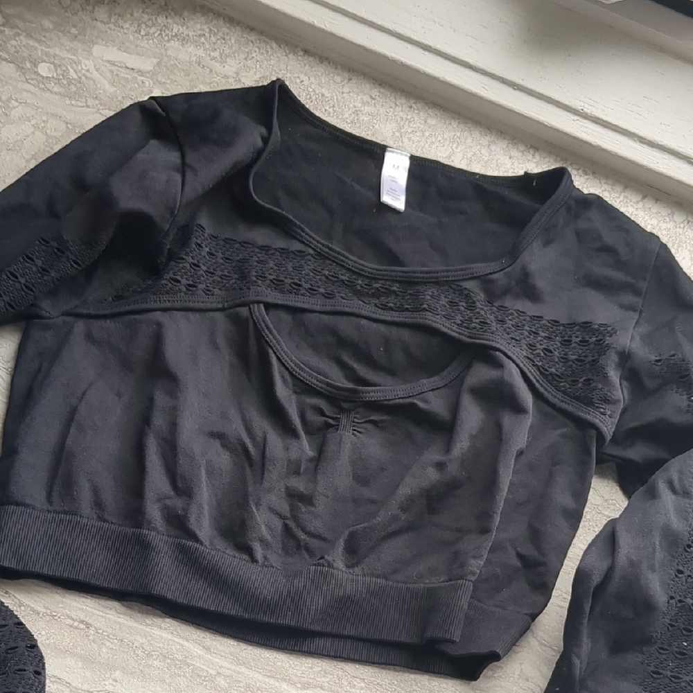 Active Cut Out Black Long Sleeve Active Womens Size M Top